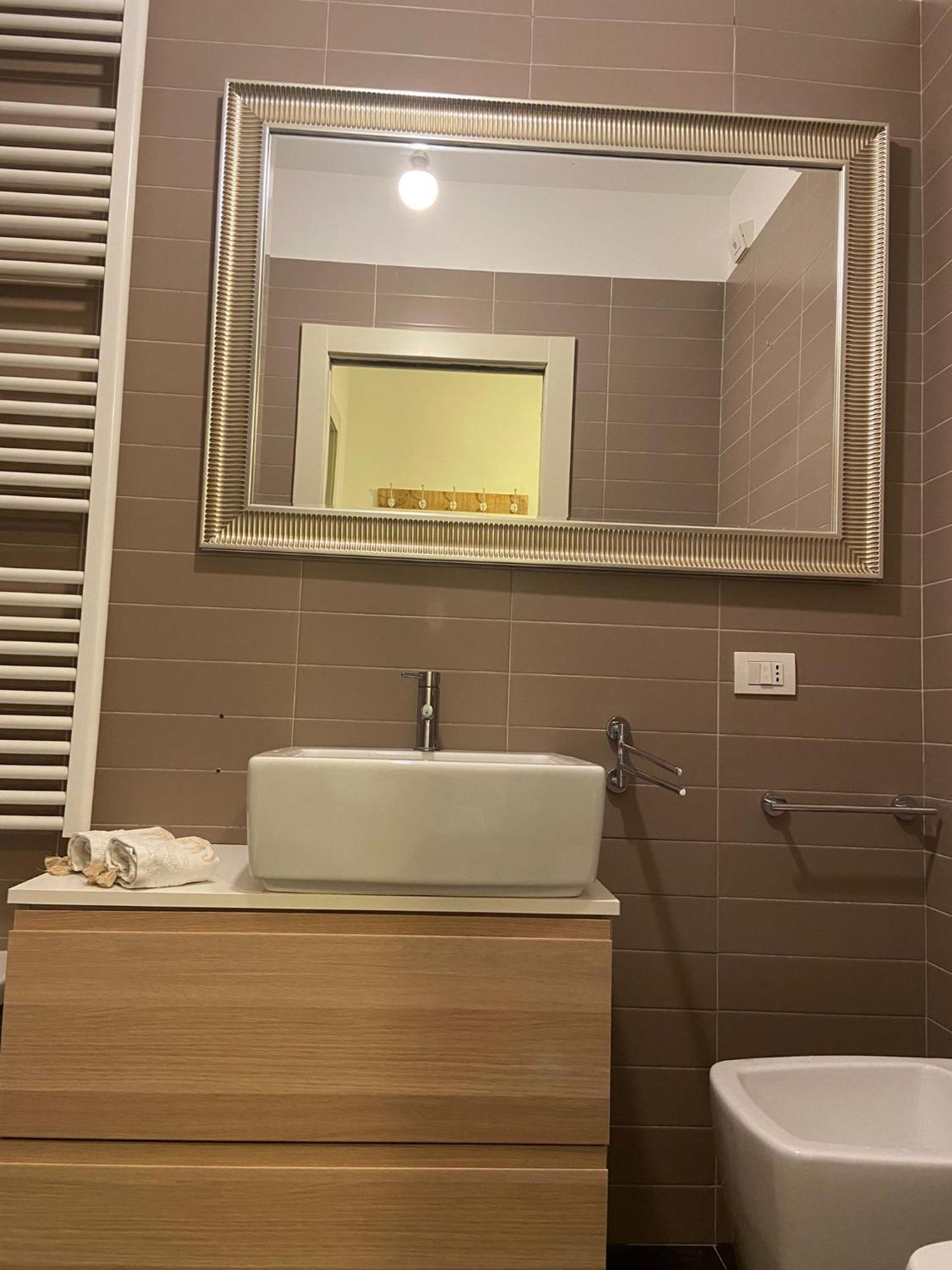 Casa Del Porto Apartment เปซาโร ภายนอก รูปภาพ