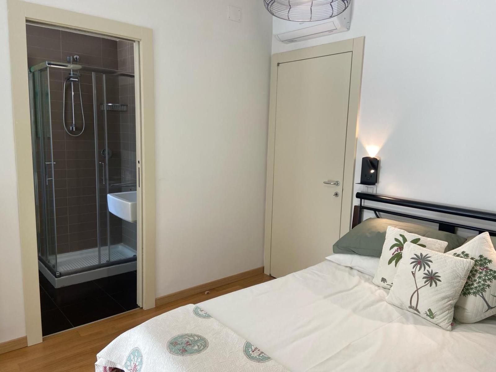 Casa Del Porto Apartment เปซาโร ภายนอก รูปภาพ
