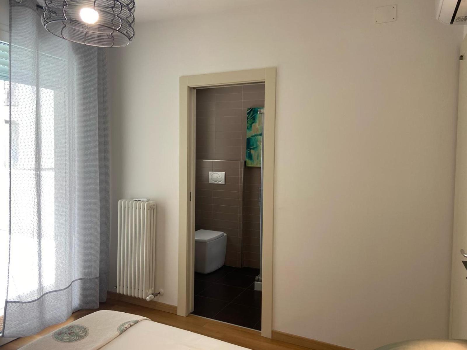 Casa Del Porto Apartment เปซาโร ภายนอก รูปภาพ