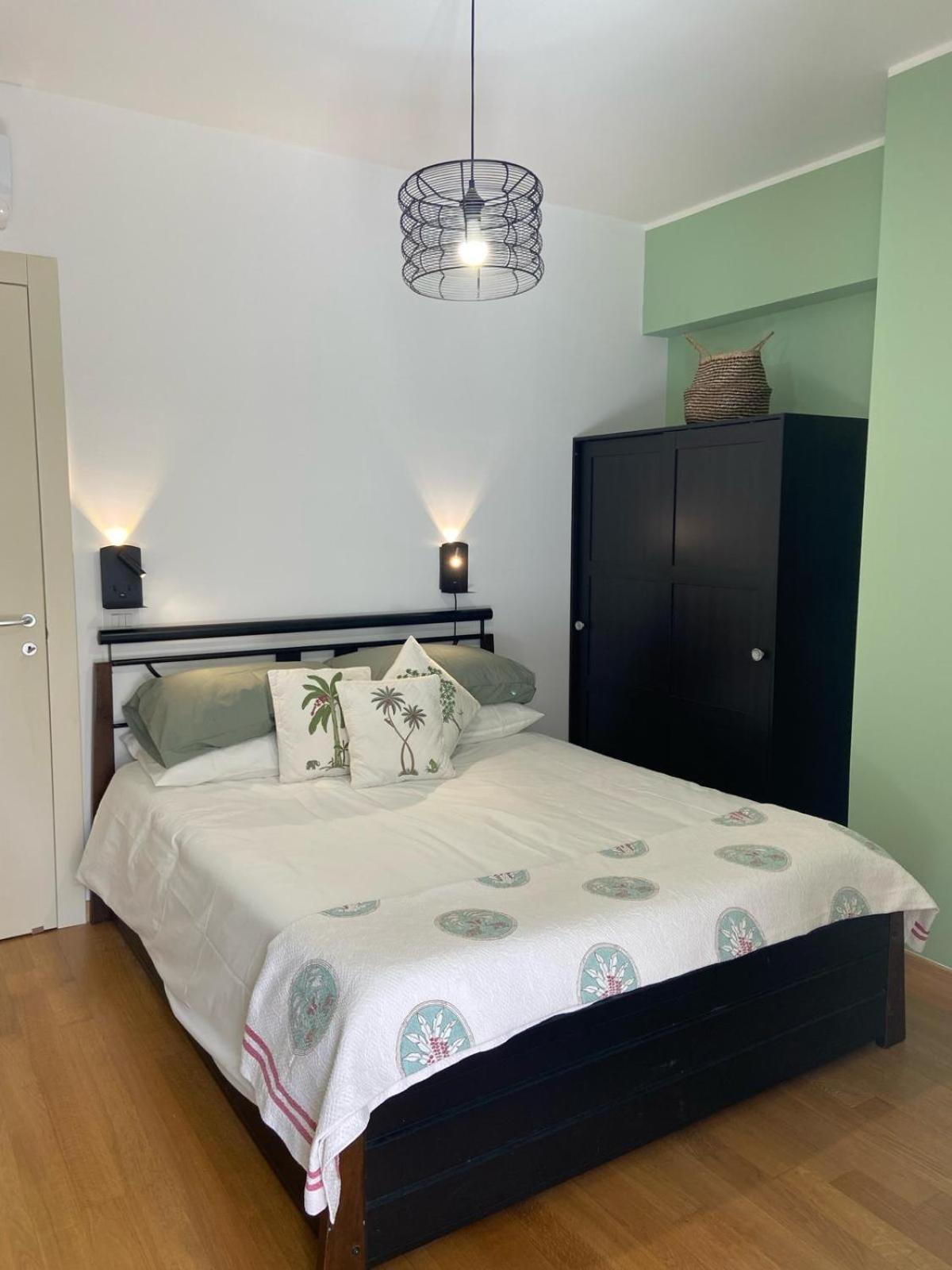 Casa Del Porto Apartment เปซาโร ภายนอก รูปภาพ