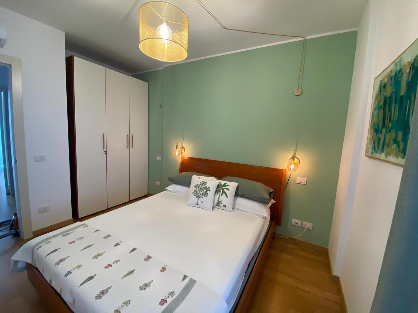Casa Del Porto Apartment เปซาโร ภายนอก รูปภาพ