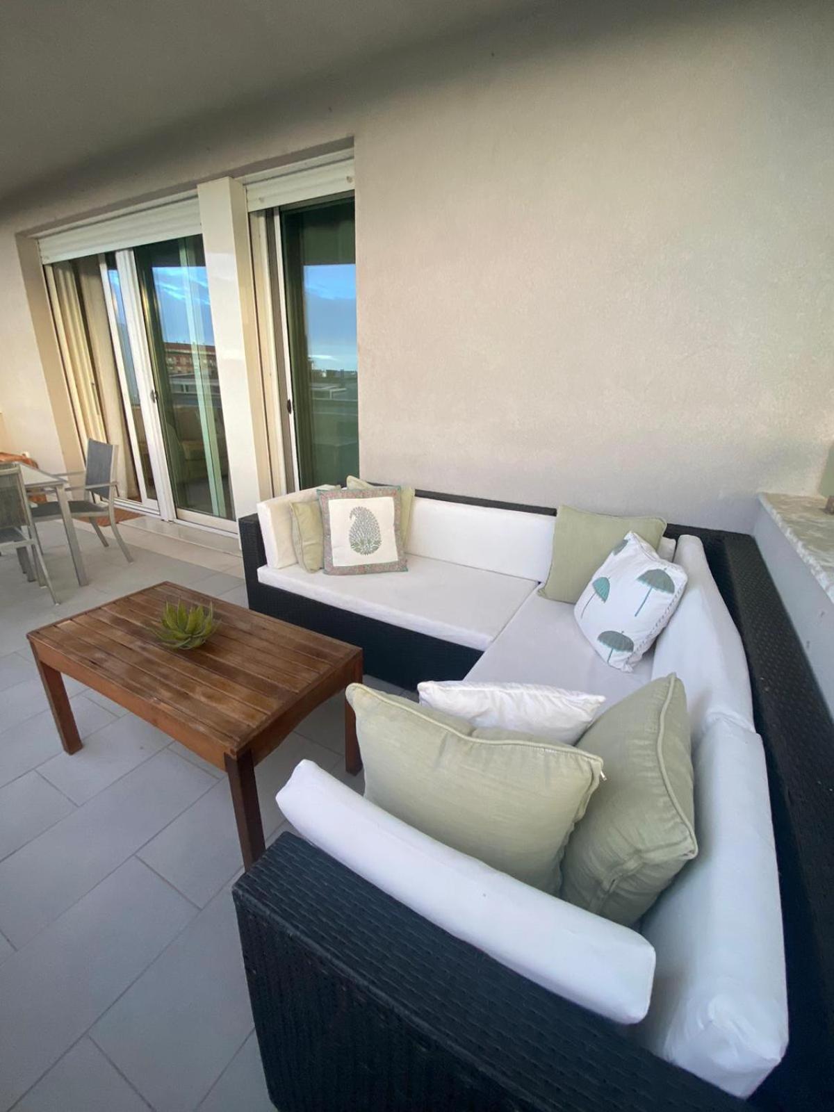 Casa Del Porto Apartment เปซาโร ภายนอก รูปภาพ