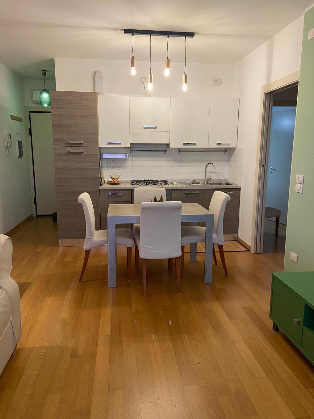 Casa Del Porto Apartment เปซาโร ภายนอก รูปภาพ