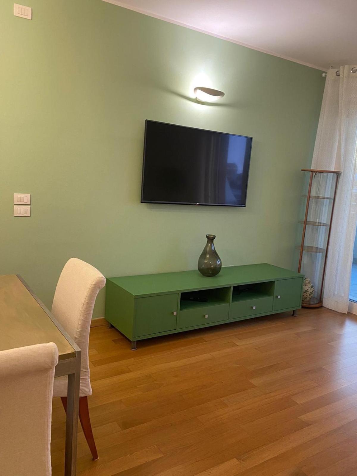 Casa Del Porto Apartment เปซาโร ภายนอก รูปภาพ